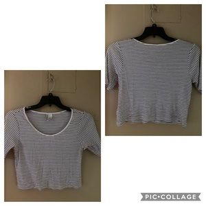 Stripped quarter sleeve crop top